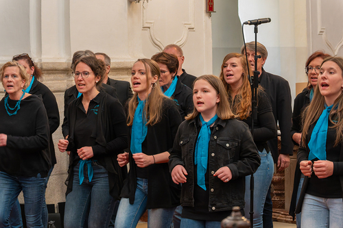 Lange Nacht der Kirchen, Minoritenkirche Chorus Cantus Toccare, Hartkirchen: Afrikanisches Mitmach-Konzert