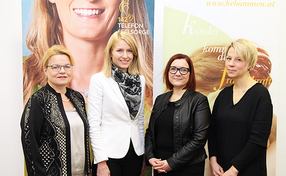 V.l.n.r. Mag.a Silvia Breitwieser, Leiterin TelefonSeelsorge OÖ – Notruf 142; Landesrätin Mag.a Christine Haberlander; Nicole Humer, MSc, Landesgeschäftsstellenleiterin OÖ des Österreichischen Hebammengremiums; Mag.a Barbara Lanzerstorfer-Holzner, Pr