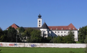 ehem. Stift Steyr-Gleink © By Bodory Thomas (Own work) [GFDL (http://www.gnu.org/copyleft/fdl.html) or CC-BY-SA-3.0-2.5-2.0-1.0 (http://creativecommons.org/licenses/by-sa/3.0)], via Wikimedia Commons