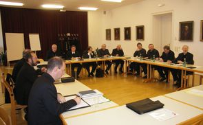 Bischöfe, Weihbischöfe und Regenten im Linzer Priesterseminar. 