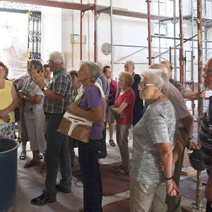 Besichtigung der Baustelle am Gerüst