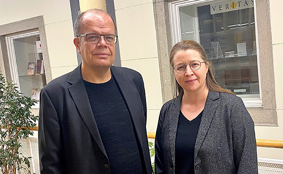 (v.l.) Assoz. Univ.-Prof. Dr. Roland Atzmüller (JKU), Ass.-Prof.in Dr.in Katja Winkler (KU Linz)