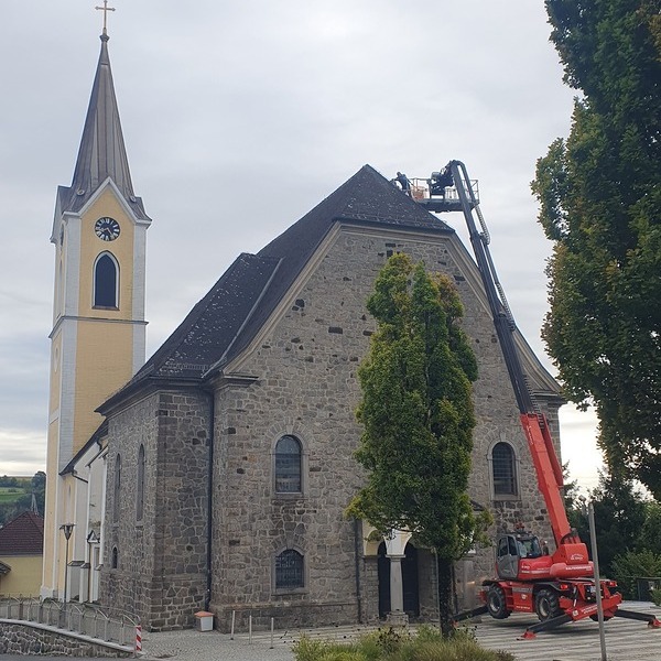 Kirche mit Steiger