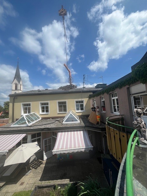 Schrank abtransportieren